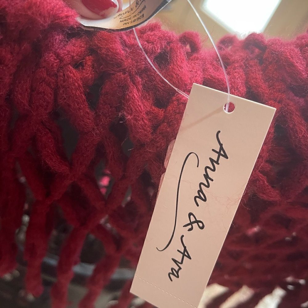 RED Infinity Scarf! - Picture 5 of 7